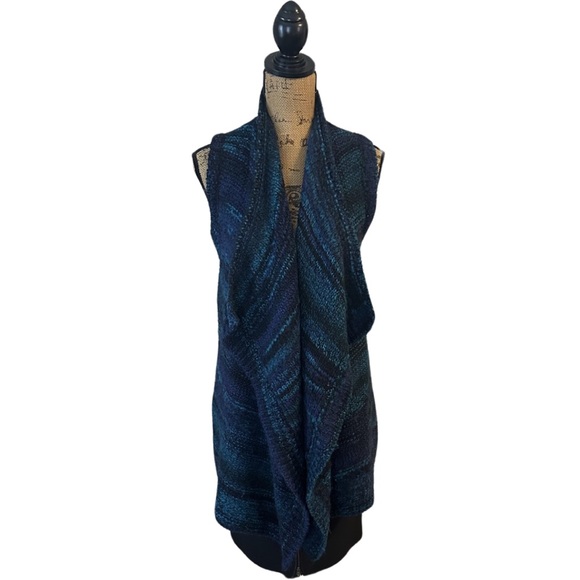 VINCE Boucle Knit Waterfall Sweater Vest - Picture 7 of 9